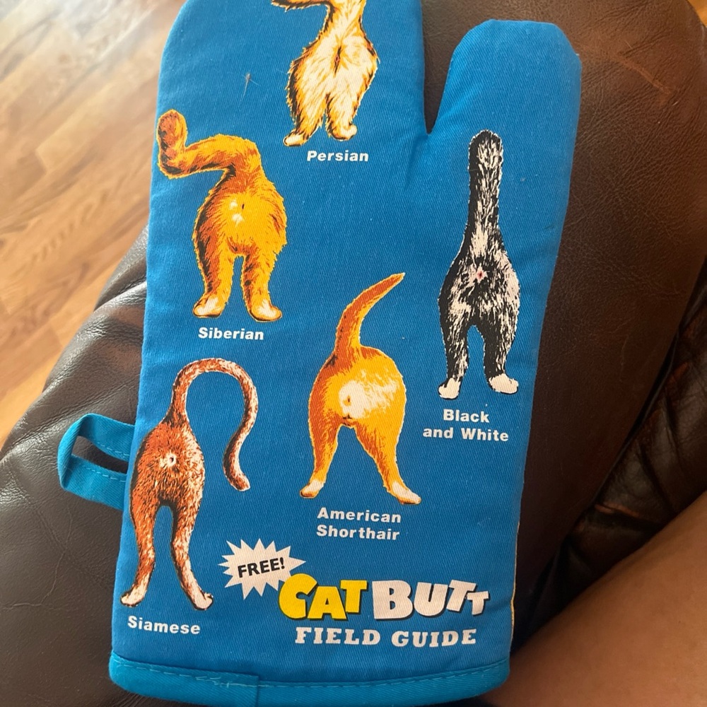 Cat Butt Field Guide Oven Mitt Never Used